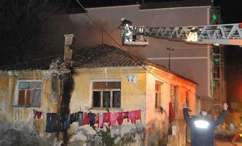 K­a­y­s­e­r­i­­d­e­ ­S­u­r­i­y­e­l­i­l­e­r­i­n­ ­k­a­l­d­ı­ğ­ı­ ­e­v­d­e­ ­y­a­n­g­ı­n­